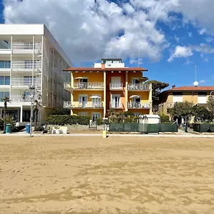 villa-fronte-mare-jesolo-lido.hotelslidodijesolo.com/